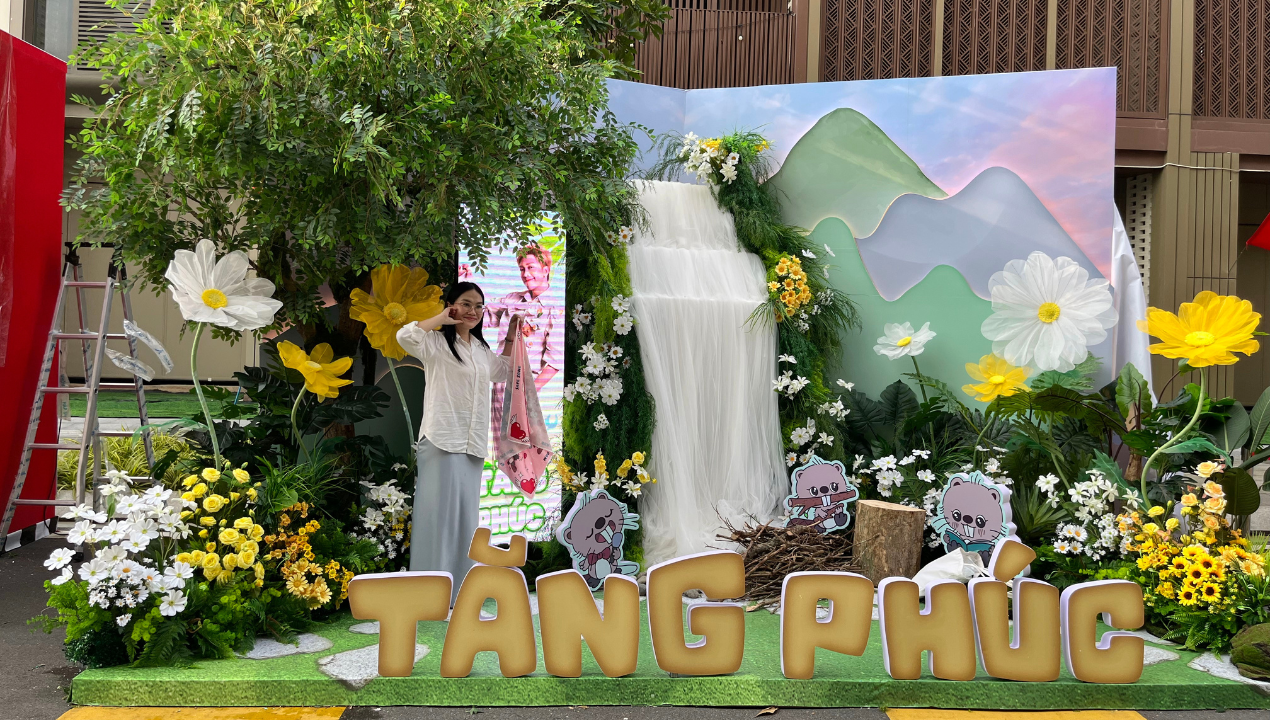 standee LED Luxmage đa dạng mẫu mã – sẵn sàng cho thuê với số lượng lớn.