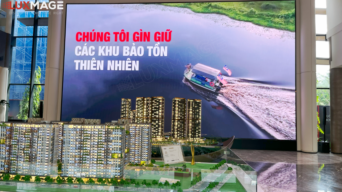 Digital gallery in the showroom