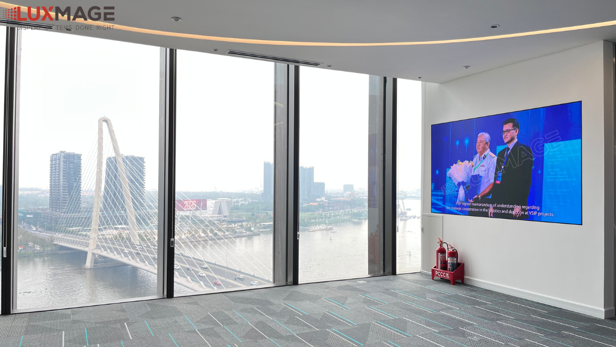 COB LED displays have a flat surface, with chips packaged directly onto the circuit board.