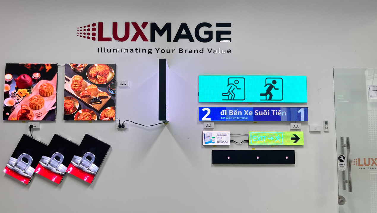 LED screen sign mounted directly on supermarket shelves, displaying outstanding promotional products.