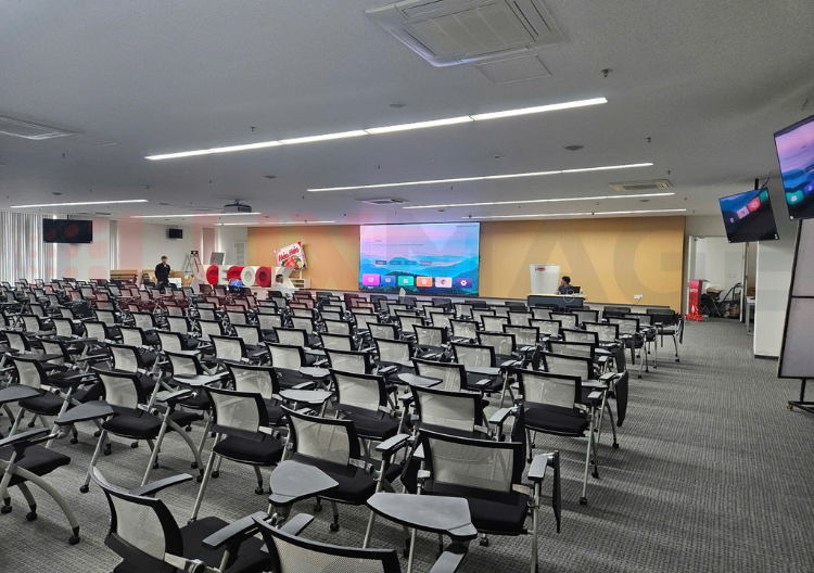 Image of COB LED screen application in high-tech meeting room.
