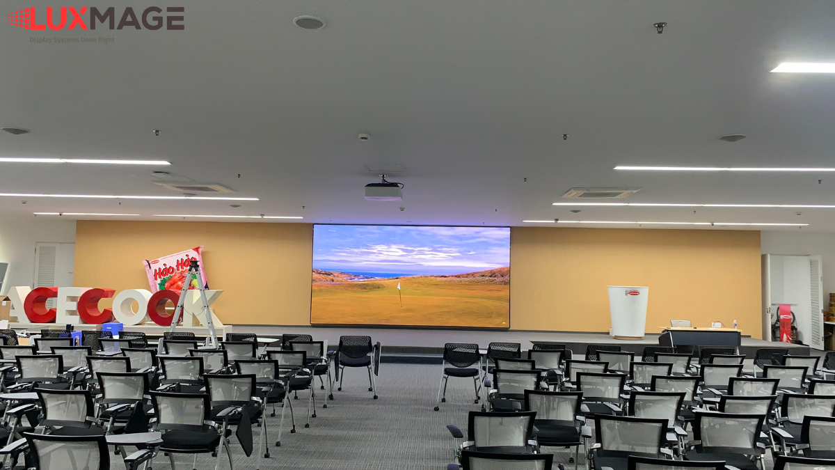 LED conference screens provide a seamless, easily viewable image from multiple positions within the conference hall.