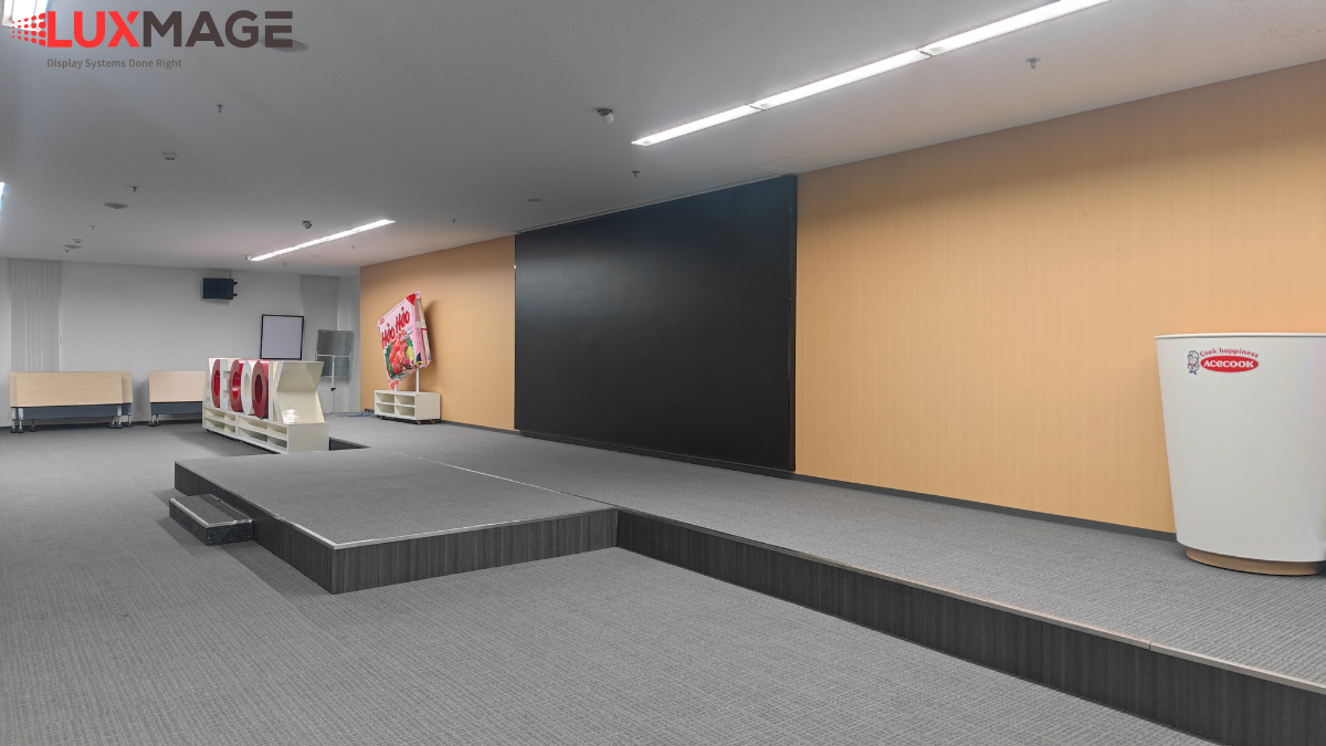 COB LED display technology is suitable for conferences requiring smooth display and viewing from a distance.