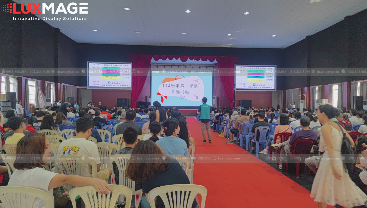 LED screens display brighter than projectors under the same lighting conditions.