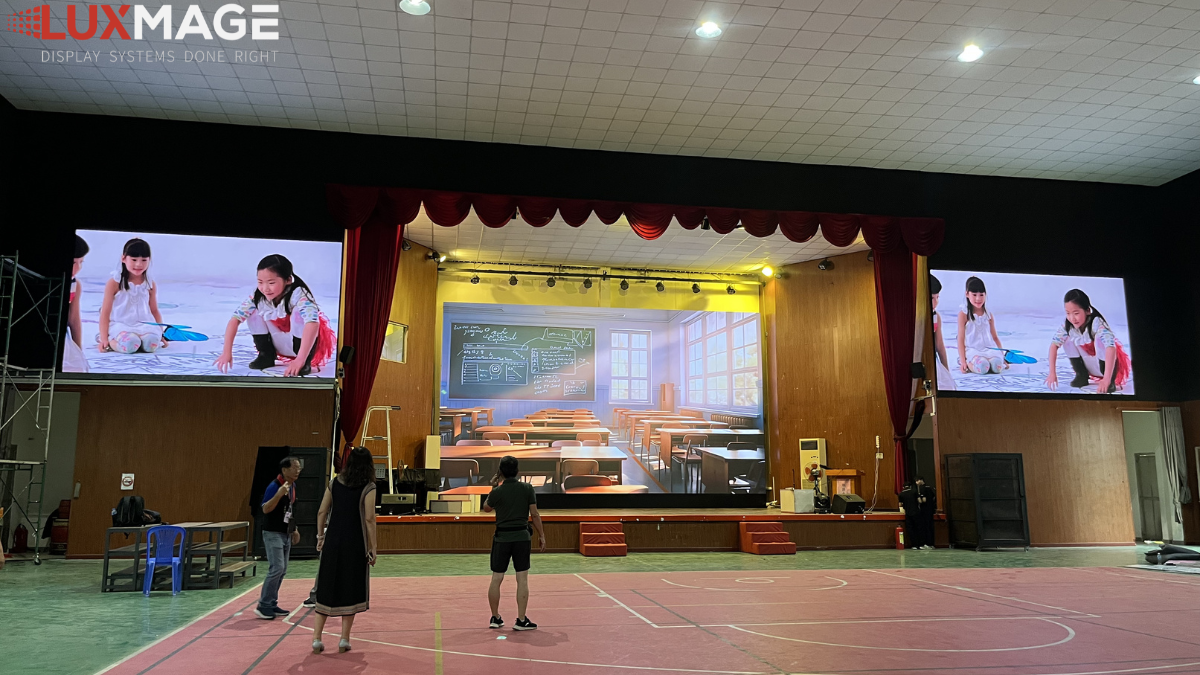 The school auditorium has been fitted with a modern LED screen installed by Luxmage.