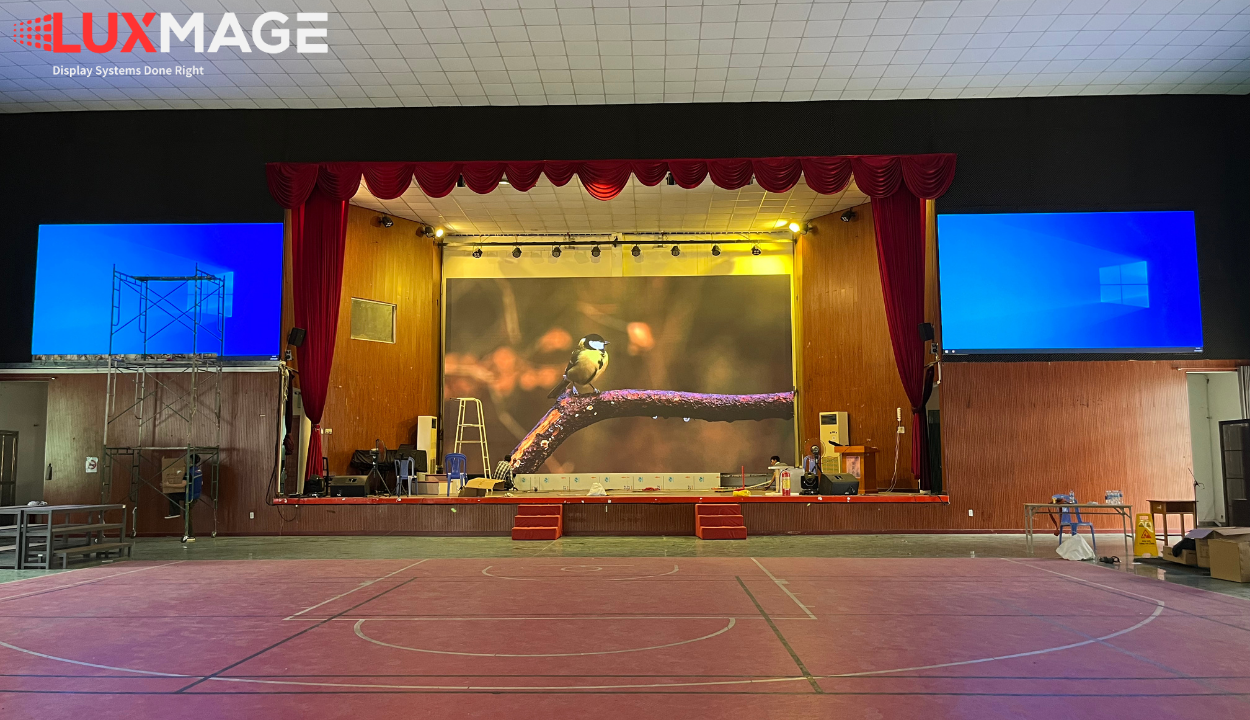 Khoảng cách nhìn quyết định độ phân giải màn hình LED hội trường