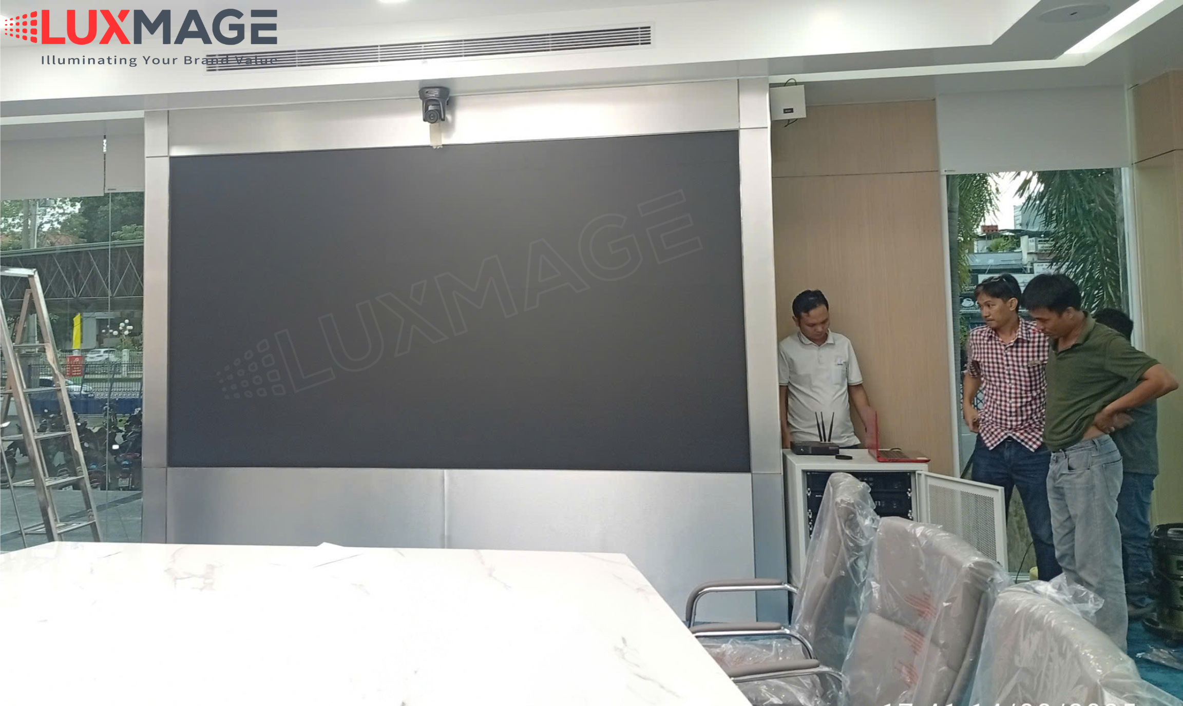 P1.86 COB LED screen with high definition