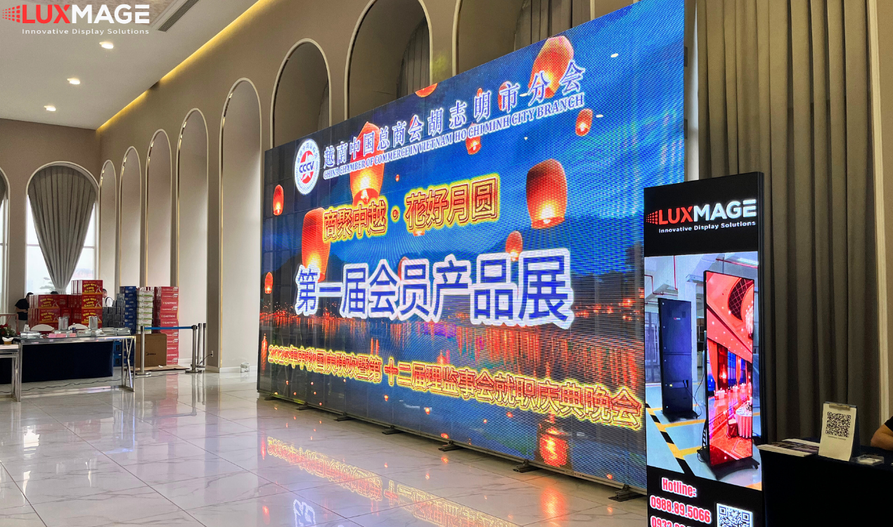 Transparent LED screens at trade shows, product launch events, car showrooms, high-end stores, where luxury, modernity and visual accents are required.