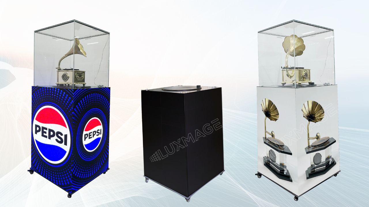 Smart 4-sided LED display cabinet