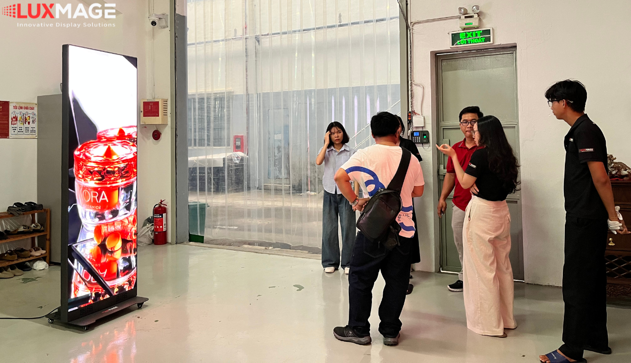 Vertical LED screen – luxurious design, impressive display