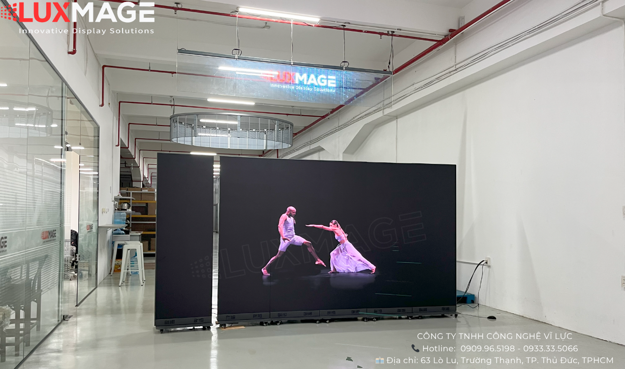 Giải pháp màn hình LED ghép từ máy quảng cáo chân đứng linh hoạt cho doanh nghiệp.